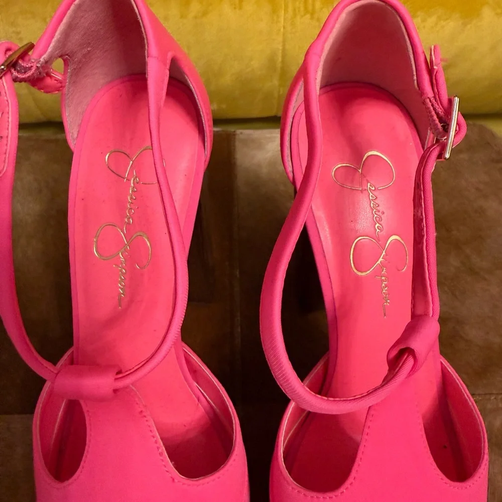 Jessica Simpson NWOB Hot Pink Platform Block Chunky Heels‎ Size 9